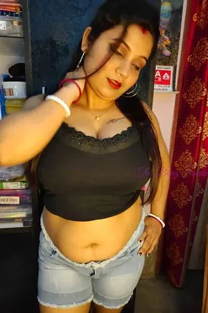Attain the valuable sexual dose with a passionate housewife in Surat
