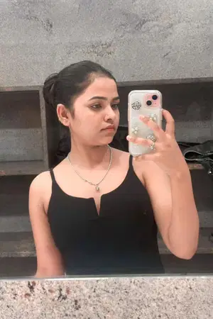 Sexy and mature Aunty looking men for some adventure 