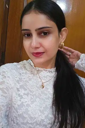 Rakshita VIP Call girl is open for out-call services around the clock.