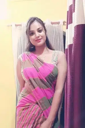 Explore the streets of Delhi and enjoy best out-call services with Garima