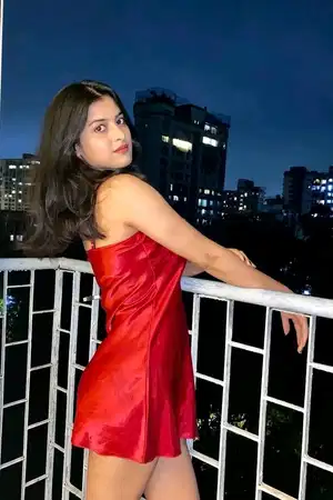 Have a romantic sunset beach walk with Goa dating call girl