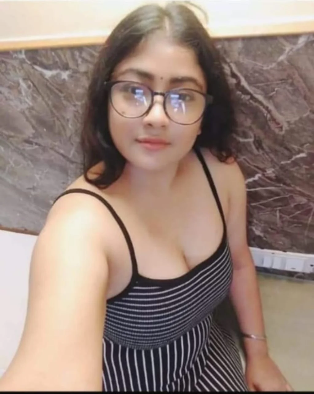 Free and On-time Home and Hotel room delivery of Bangalore call girl