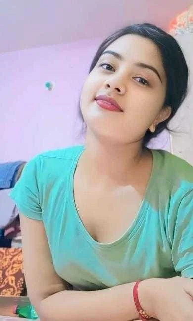 Hot college call girl in Greater Noida and the perfect companion.