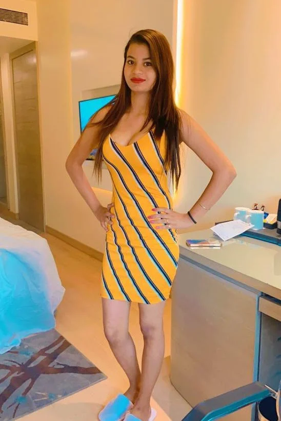 A superb model call girl in Chandigarh ready for a crazy adventures in bed.