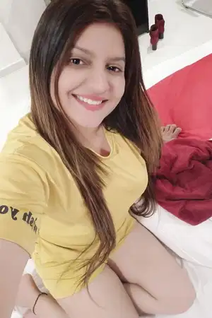 A hot independent call girl in Bangalore who give you a lovely girlfriend experience.