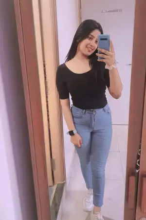 Come enjoy a fuck with much passion and intimacy with Dating Escort girl in Kota